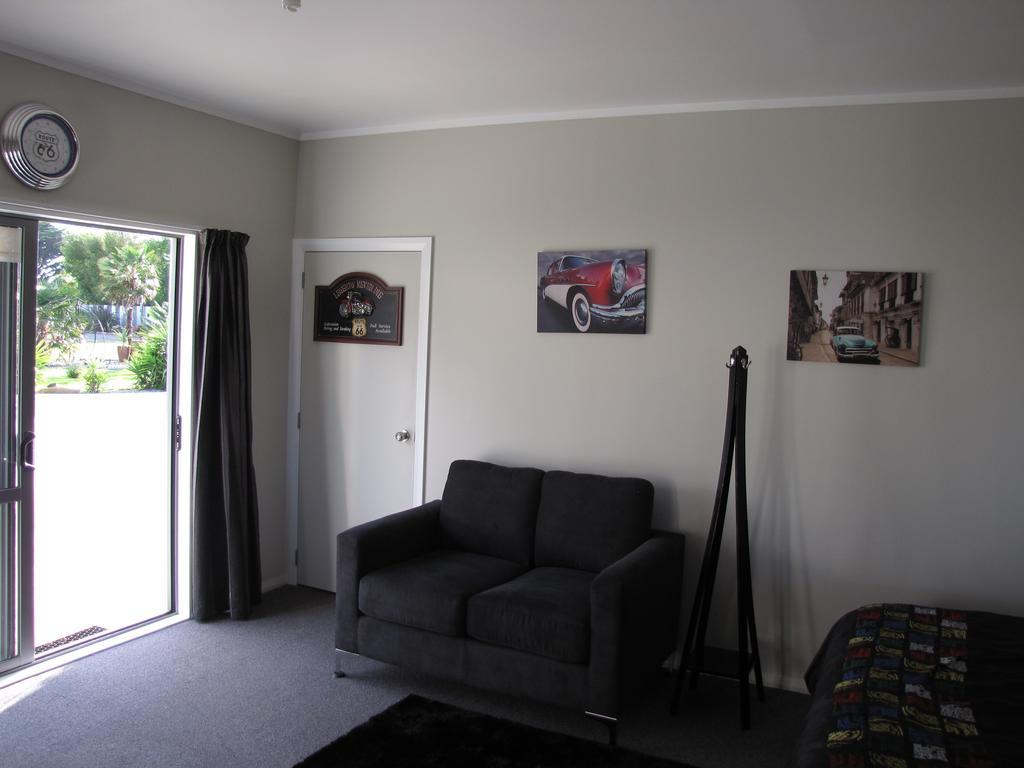 Cruz Inn Featherston ภายนอก รูปภาพ